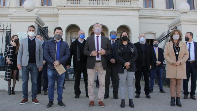 Puerto Santa Fe exportará a Brasil y Asia a través de TecPlata