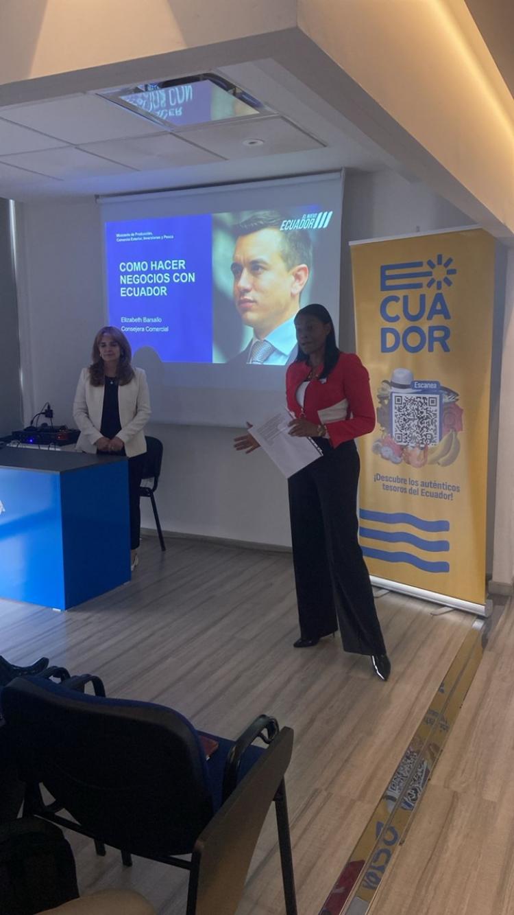 Recibimos la visita de la Embajadora y Agregada de Negocios de Ecuador
